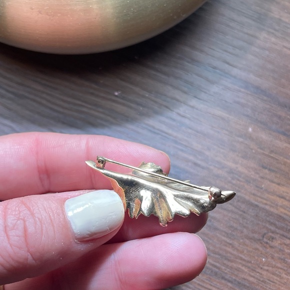 10k yellow gold brooch with turquoise stone - Picture 7 of 11